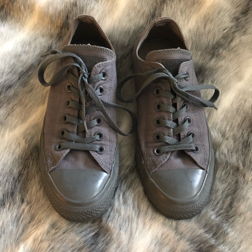 ***SOLD***Women’s Gray Converse
